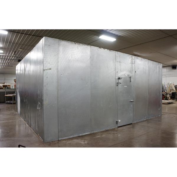 20&#39;8&quot; x 22&#39;8&quot; x 10&#39;4&quot;H (Green) National Coolers Walk-in Cooler