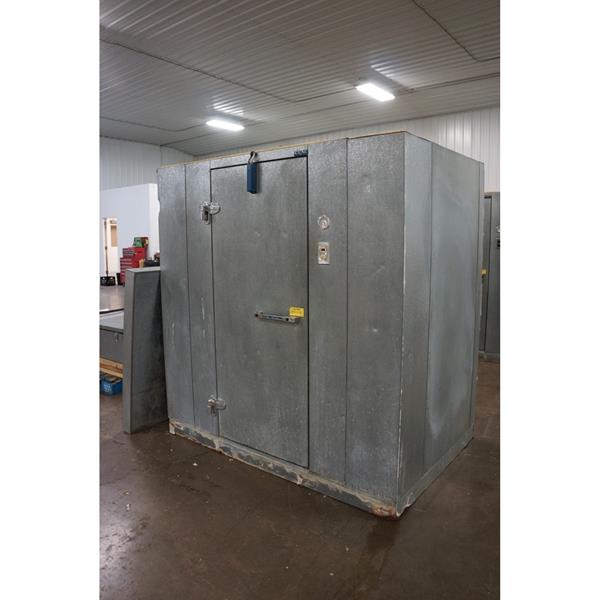4&#39; x 6&#39; x 6&#39;7&quot;H (8&#39;H w-unit) Norlake Walk-in Freezer with Floor