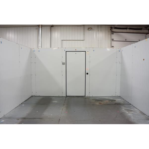 13'9" x 15'8" x 7'9"H Hobart Walkin Freezer (215 Sq. Ft.) Barr