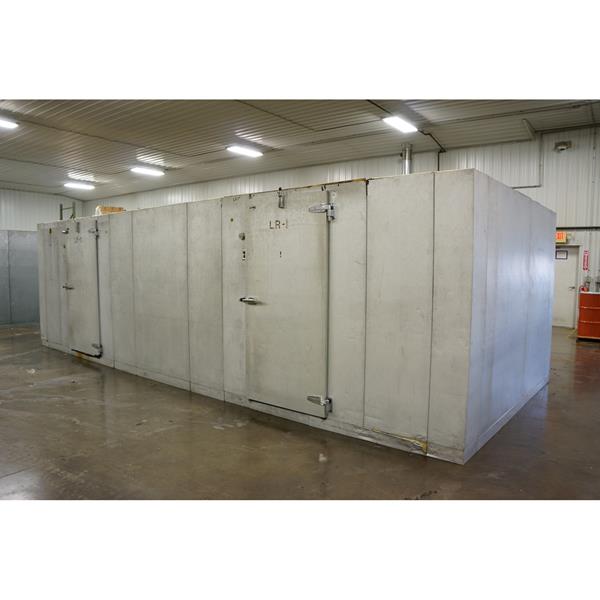 10&#39;8&quot; x 25&#39; x 7&#39;6&quot;H Leer Walk-in Freezer with Floor