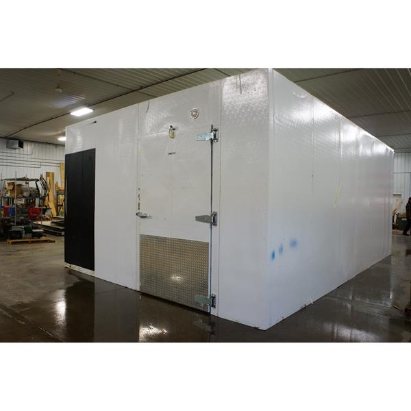 16'4" x 24' x 10'4"'H Display Glass Door Walkin Cooler (392 Sq. Ft