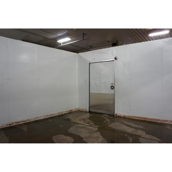 16'4" x 24' x 10'4"'H Display Glass Door Walkin Cooler (392 Sq. Ft