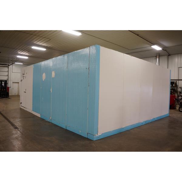 20'8" x 25'4" x 9'8"H ThermalRite Walkin Freezer with Floor (524 Sq
