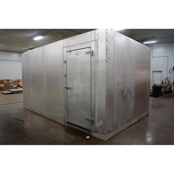 9'8" x 15'5" x 8'7"H WA Brown Walkin Freezer (149 Sq. Ft.) Barr