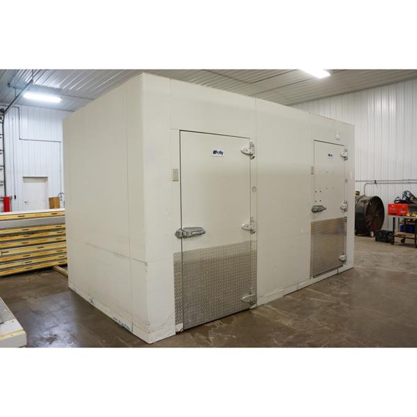 7'9" x 13'6" x 8'6"H Bally Combo Cooler/Freezer (105 Sq. Ft.) Barr
