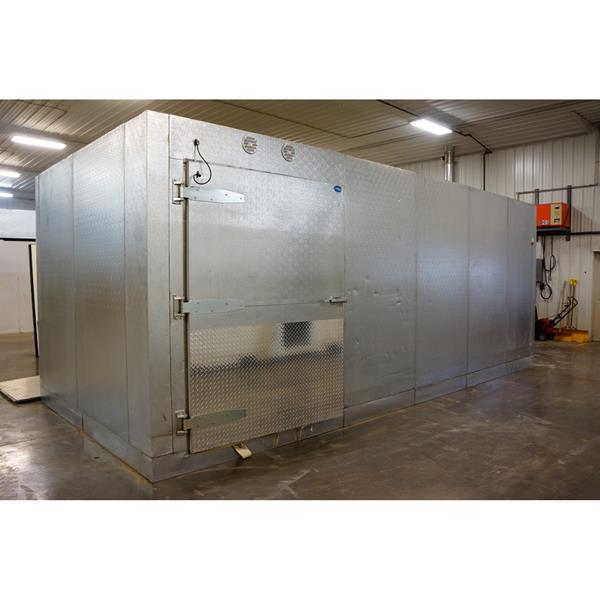 9&#39;8&quot; x 22&#39; x 9&#39;H Crown-Tonka Walk-in Freezer with Floor