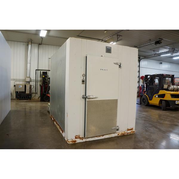 6&#39;9&quot; x 9&#39;7&quot; x 8&#39;6&quot;H Kysor-Needham Walk-in Freezer with Floor