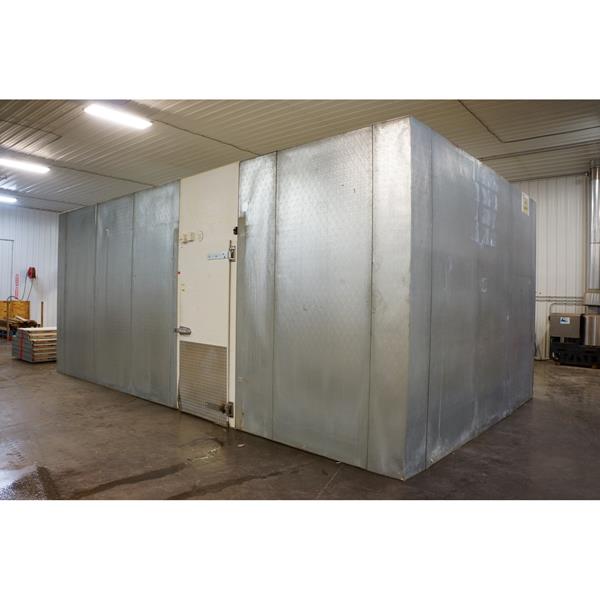 14'3" x 24'6" x 10'5"H Hussmann Walk-in Cooler
