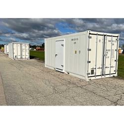 Portable container with refrigeration