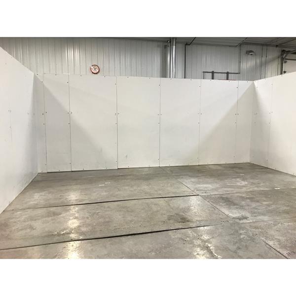 20'x20' Walkin Freezer with Floor Includes diamond plate.