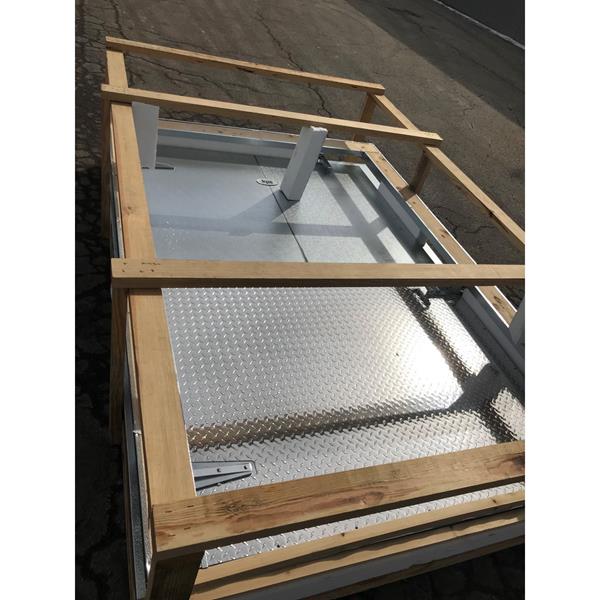 5&#39; x 8&#39; Kysor Panel Systems Swinging Cooler Door