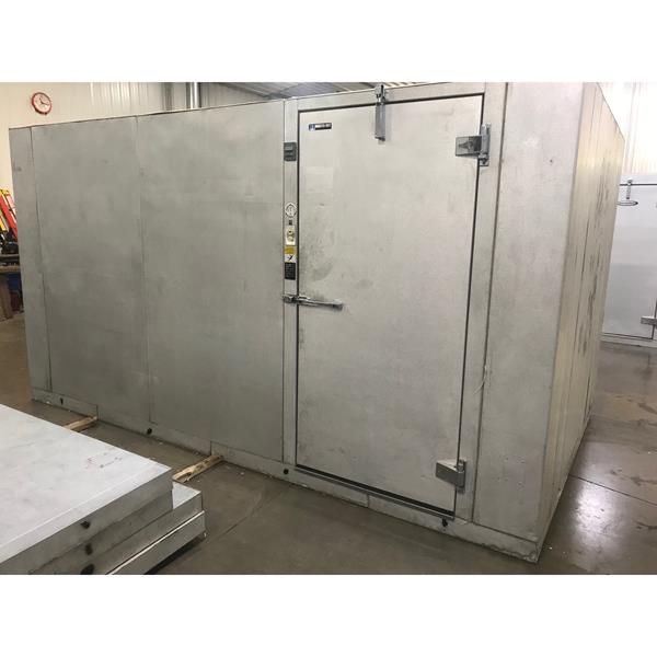 7'9" x 13'6" x 7'6"H Master-Bilt Walk-in Freezer with Floor