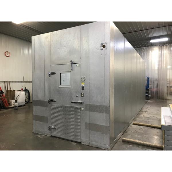 8&#39;3&quot; x 26&#39;2&quot; x 10&#39;H ThermoKool Walk-in Freezer with Floor