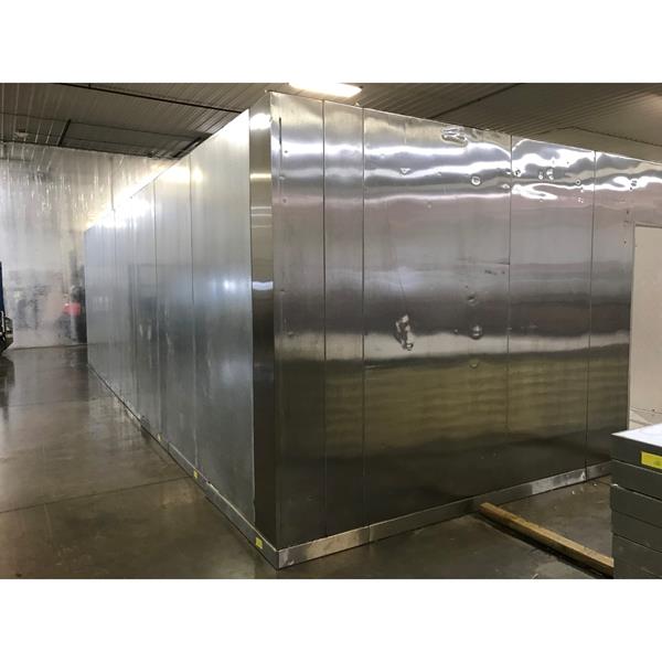 16'3" x 28'10" x 8'7"H Kolpak Walkin Freezer with Floor (469 Sq. Ft
