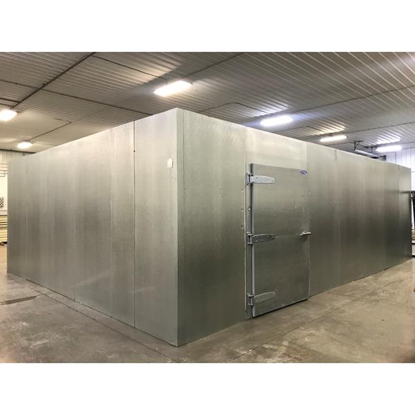 20&#39;9&quot; x 29&#39;5&quot; x 9&#39;5&quot;H Crown-Tonka Walk-in Cooler with (6) Anthony Glass Doors