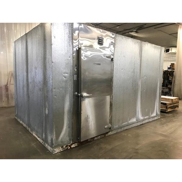 10' x 14' x 8'10"H KysorNeedham Walkin Cooler with Floor (140 Sq. Ft.) Barr Commercial