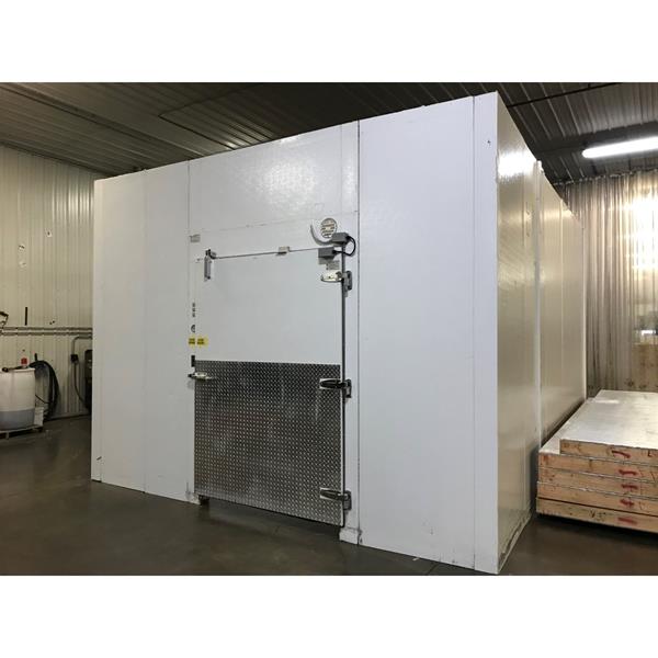 14'1" x 18'5" x 10'7"H National Coolers Walkin Cooler or Freezer (259 Sq. Ft.) Barr