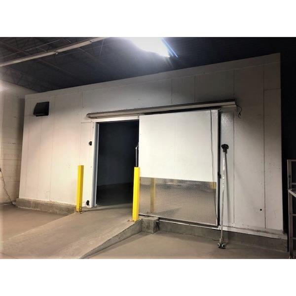 26&#39; x 42&#39;4&quot; x 11&#39;10&quot;H Drive-in Cooler or Freezer with Manual Sliding Door