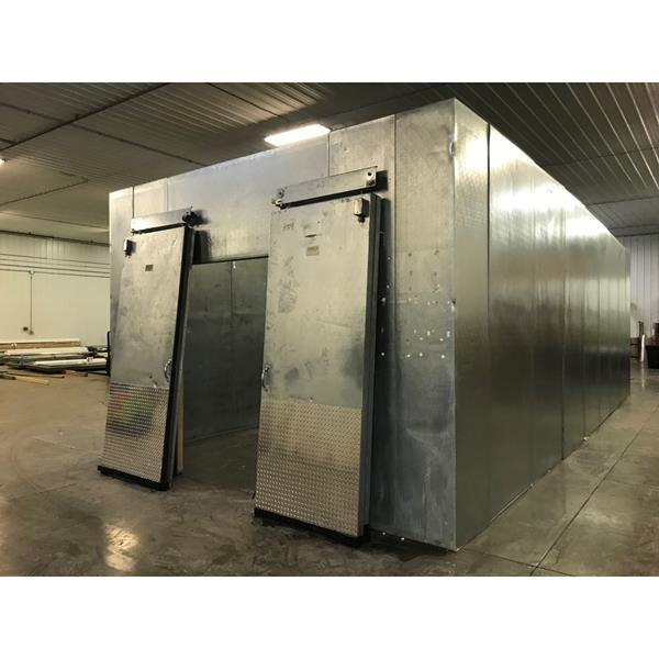 14&#39; x 32&#39; x 10&#39;4&quot;H Hussmann Walk-in Cooler