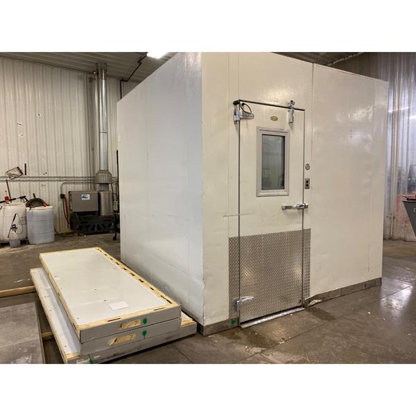 9&#39;8&quot; x 9&#39;8&quot; x 9&#39;8&quot;H WA Brown Walk-in Freezer with Floor