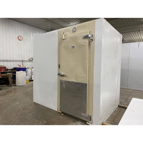 5'9" x 8'9" x 8'4"H KYSOR Walk-in Cooler with new condensing unit.