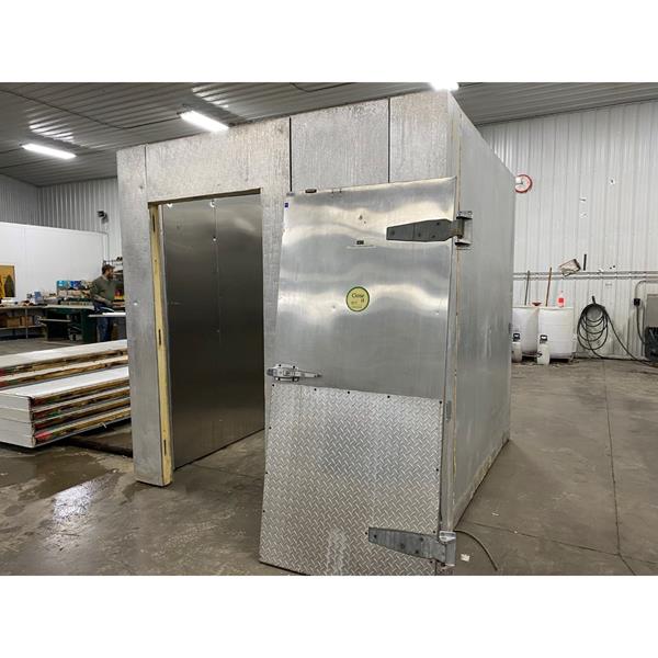 7&#39;8&quot; x 7&#39;8&quot; x 8&#39;2&quot;H Penn Walk-in Cooler with new outdoor condensing unit