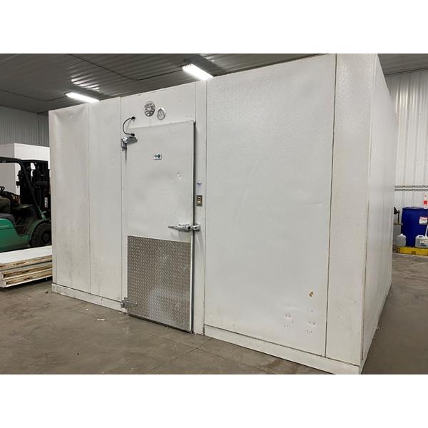 10'9" x 13'6" x 8'8"H KPS Walk-in Freezer with Floor