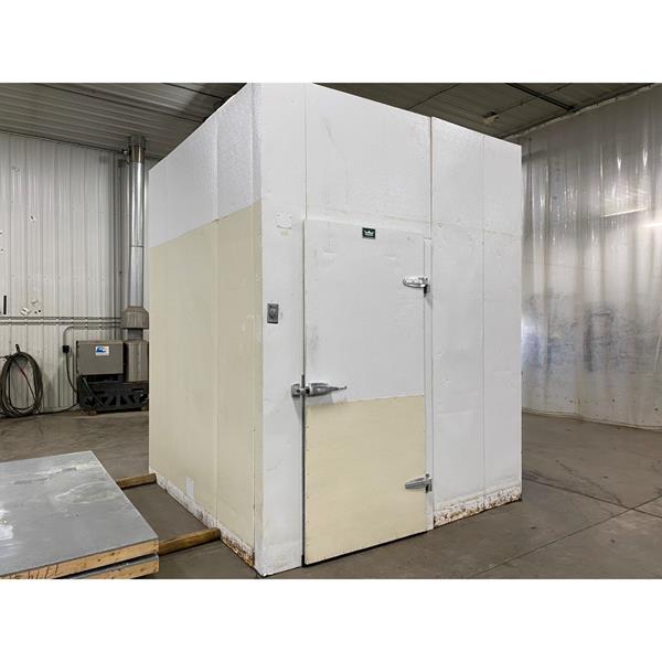 8&#39; x 8&#39; x 9&#39;11&quot;H Crown-Tonka Walk-in Cooler with new refrigeration system