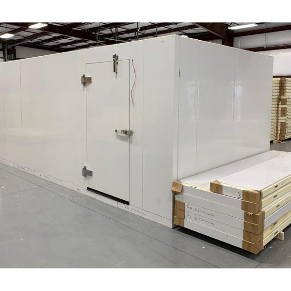 9&#39;10&quot; x 21&#39;4&quot; x 8&#39;H Walk-in Freezer with Floor