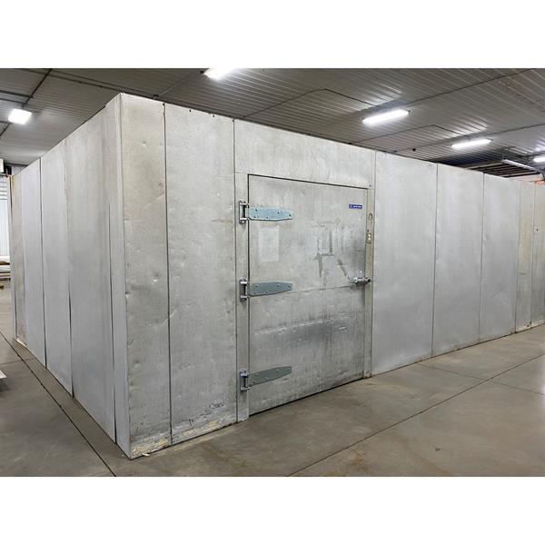 15&#39;8&quot; x 25&#39;5&quot; x 8&#39;4&quot;H Louisville Coolers Walk-in Cooler