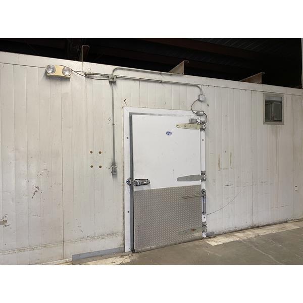 23&#39;1&quot; x 71&#39; x 9&#39;10&quot;H Bally Walk-in Freezer with Floor