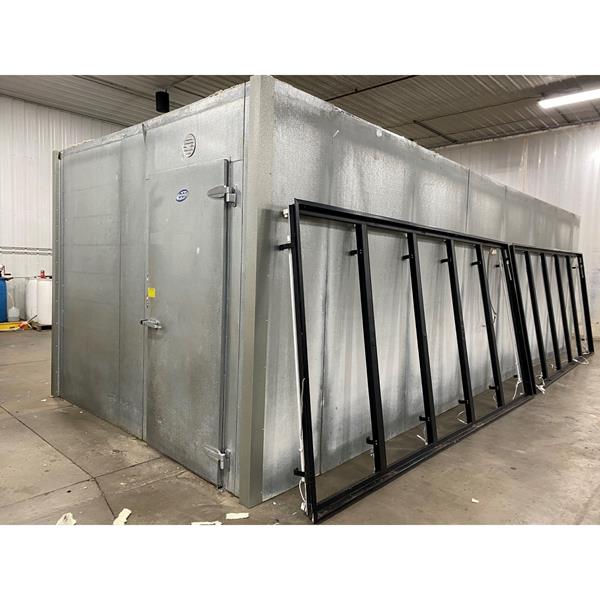 10'7" x 27'10" x 8'6"H Walkin Cooler with Glass Doors (294 Sq. Ft