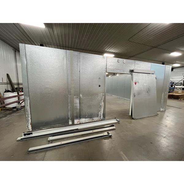 24&#39; x 30&#39;1&quot; x 9&#39;6&quot;H Crown/Tonka Walk-in Cooler