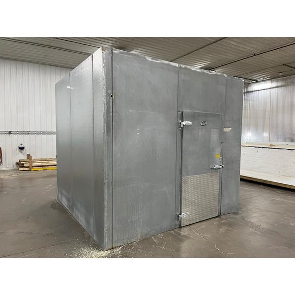9'6" x 10' x 9'H CCI Walkin Cooler (95 Sq. Ft.) Barr Commercial