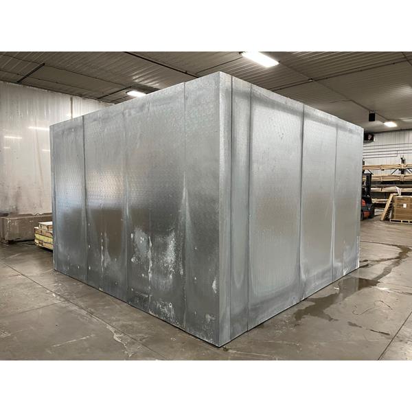 14' x 14' x 9'H CCI Walkin Freezer with Floor (196 Sq. Ft.) Barr