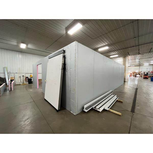 35' x 53'1" x 9'6"H U.S. Cooler Walkin Cooler (1858 Sq. Ft.) Barr