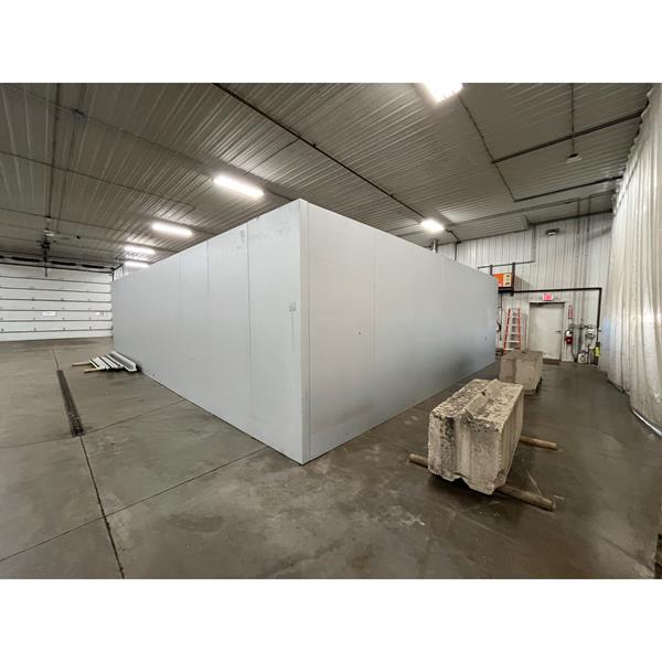 35' x 53'1" x 9'6"H U.S. Cooler Walkin Cooler (1858 Sq. Ft.) Barr