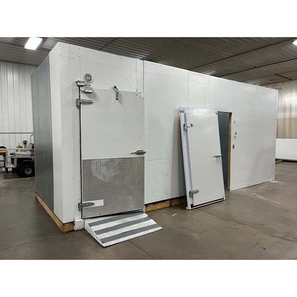 8&#39;4&quot; x 22&#39;4&quot; x 10&#39;2&quot;H National Coolers Combo Cooler/Freezer with Floor