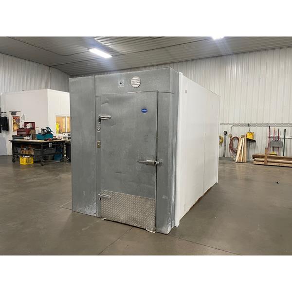 6&#39; x 11&#39; x 8&#39;H Walk-in Cooler or Freezer