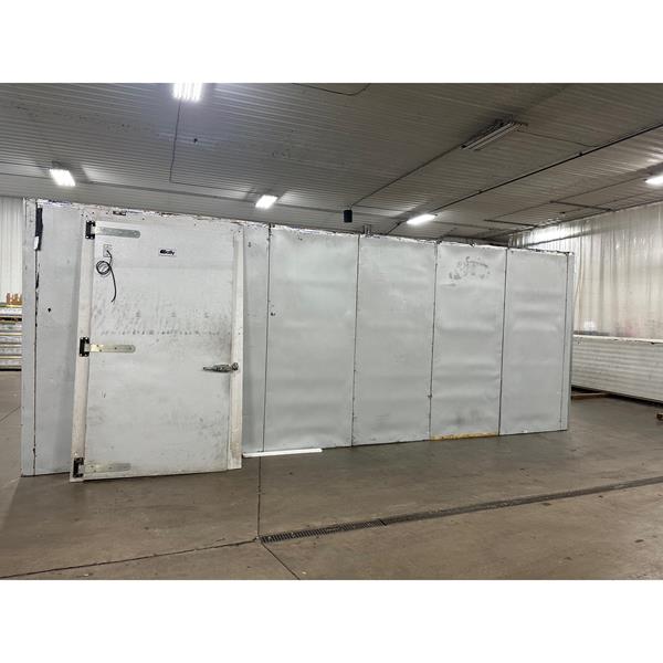 21&#39;1&quot; x 23&#39;6&quot; x 10&#39;2&quot;H Bally Walk-in Cooler