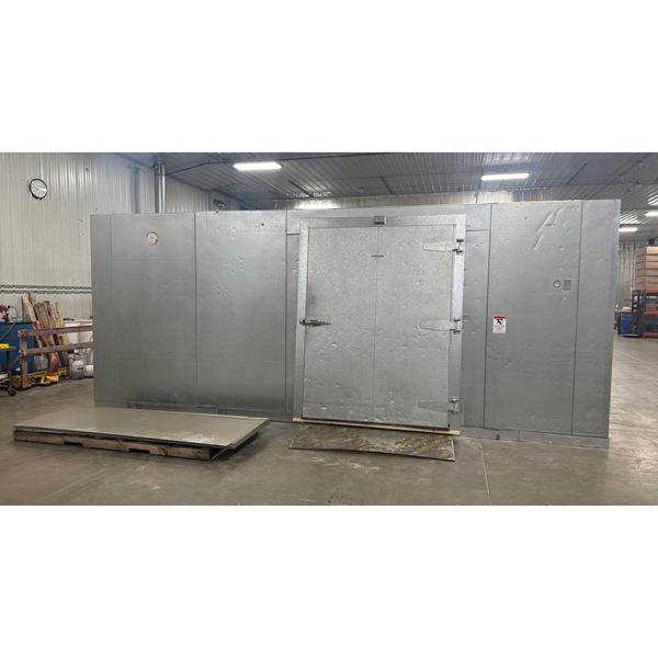 20&#39; x 20&#39;2&quot; x 8&#39;9&quot;H Norlake Walk-in Freezer with Floor