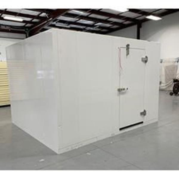 New 10&#39; x 10&#39; x 8&#39;2&quot;H Walk-in Freezer with Floor 