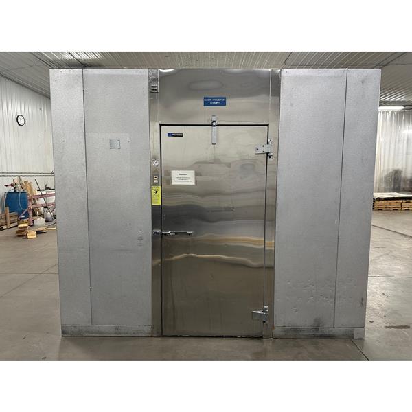 9&#39;8&quot; x 11&#39;7&quot; x 8&#39;7&quot;H Master-Bilt Walk-in Freezer with Floor