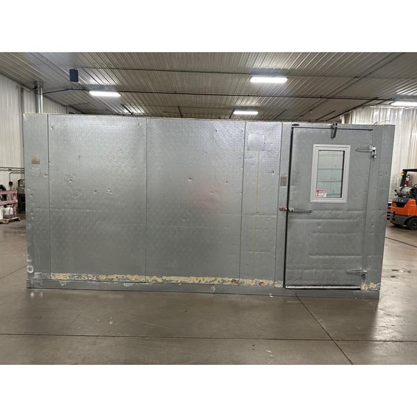 15&#39; x 30&#39;3&quot; x 7&#39;6&quot;H Norlake Walk-in Cooler with Floor
