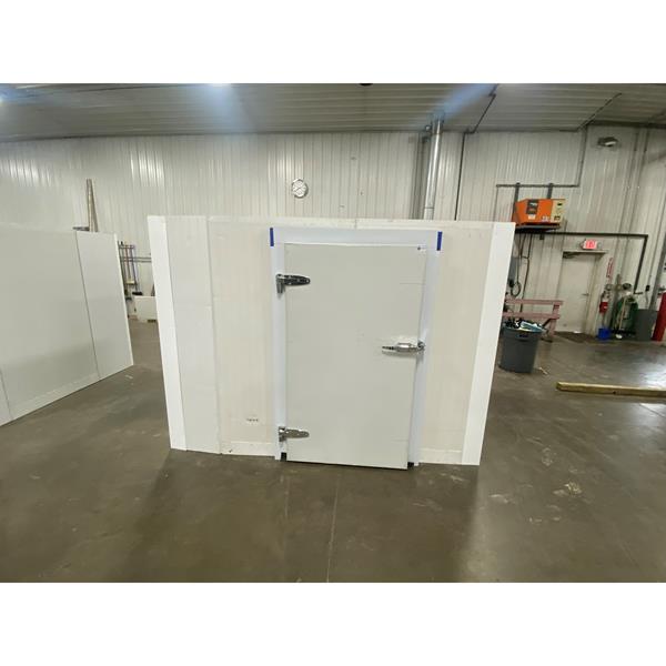 6&#39;4&quot; x 8&#39;4&quot; x 6&#39;8&quot;H Walk-in Cooler