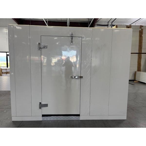 7&#39; x 10&#39; x 8&#39;2&quot; H Walk-in Freezer with Floor