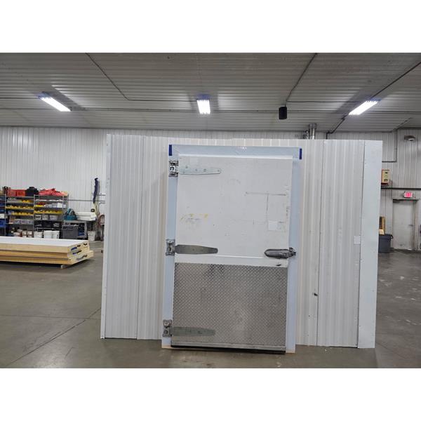 10'4" x 10'8" x 8'6"H Walk-in Cooler