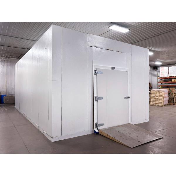 15'8" x 29'7" x 11'10"H Walk-in Freezer with Floor